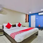 Vaccinated Staff- Oyo 8692 Hotel Vibrant Regency