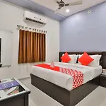 Oyo 16383 Raj Palace