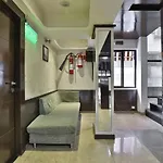Oyo 44976 Metro Park Hotel