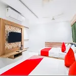 Hotel Pinnacle Villa - Ahmedabad