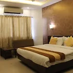 Collection O 17189 Hotel Kanak Ashram Road