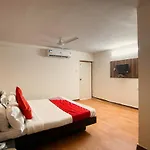 Oyo 41073 Hotel Aavkar