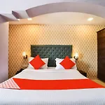 Collection O 11650 Hotel Grand Apple