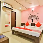 Oyo 2466 Laljis Hotel