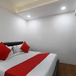 Oyo 40139 Hotel Peradiot