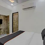 Hotel Karnavati