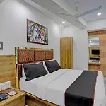 Hotel Karnavati
