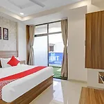 Oyo Flagship 86605 Hotel The Meriton