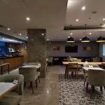 Holiday Inn Express Ahmedabad Prahlad Nagar By Ihg