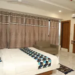 Hotel Rising