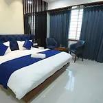 Hotel The Grand Crystal