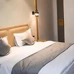 Hotel The Grand Crystal