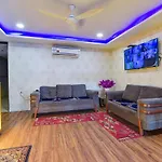Fabhotel Royal King