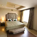Silvercloud Hotel And Banquets
