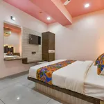 Fabhotel Max Inn