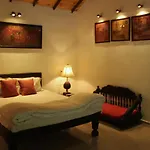 Bk\'S Villa Royal At Kensville Golf & Country Club