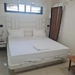 Hotel Maruti And Pg