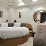 Hotel Lavish