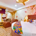 Fabhotel Matrix Inn