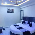 Lemon Hotel