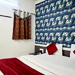 Hotel Satluj Inn