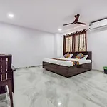 Fabhotel Vishwa Palace