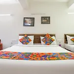 Hotelshantisadan