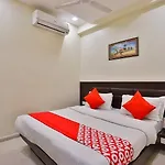 Hotel Khushboo