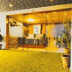 Hotel Vibes Inn