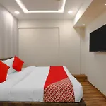 Oyo Hotel Shree Niwas