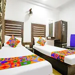 Fabhotel Santro