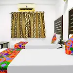 Fabhotel Santro