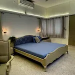 La Shangrila Charming City Center Villa
