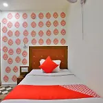 Oyo 30712 Surya Palace
