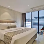 Hotel The Grand Suites