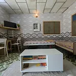 20 Minutes From City - Village Home