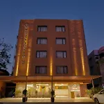 Hotel Lake Point
