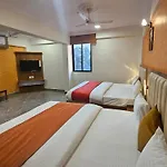 Hotel Runway Inn