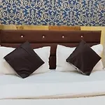 Hotel Bhavya Airport Road