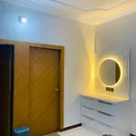 Spacious Room With Modern Touch