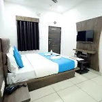Hotel Season