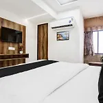 Super Collection O Maninagar Near Railway Station Formerly A1 Residency