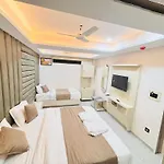 Hotel Hill Top