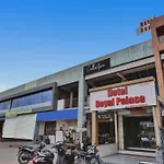Hotel O Royal