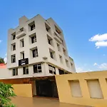Super Collection O Ashram Road Near Sardar Bridge Formerly Hotel Apple Inn