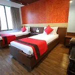 Oyo Premium Law Garden C G Road