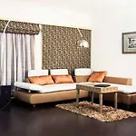 Collection O 47553 Oriental Residency