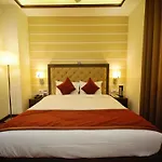 Oyo 3763 Naeeka Hotel