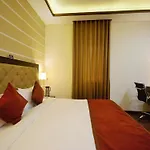 Oyo 3763 Naeeka Hotel