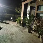 Hotel Satellite Inn